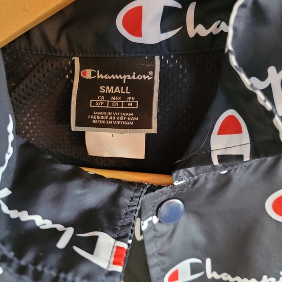 3/30$ 🎉SALE!!!🎉 SIZE S Champion Cropped Windbreaker - Picture 2 of 5